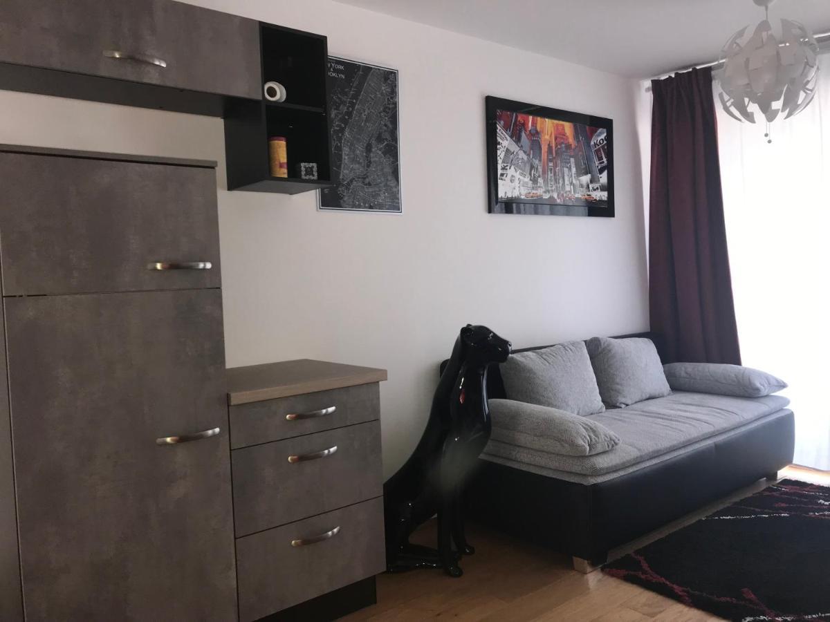 Red Flower Apartment With Pool - 5 Min To Lake Vienne Extérieur photo