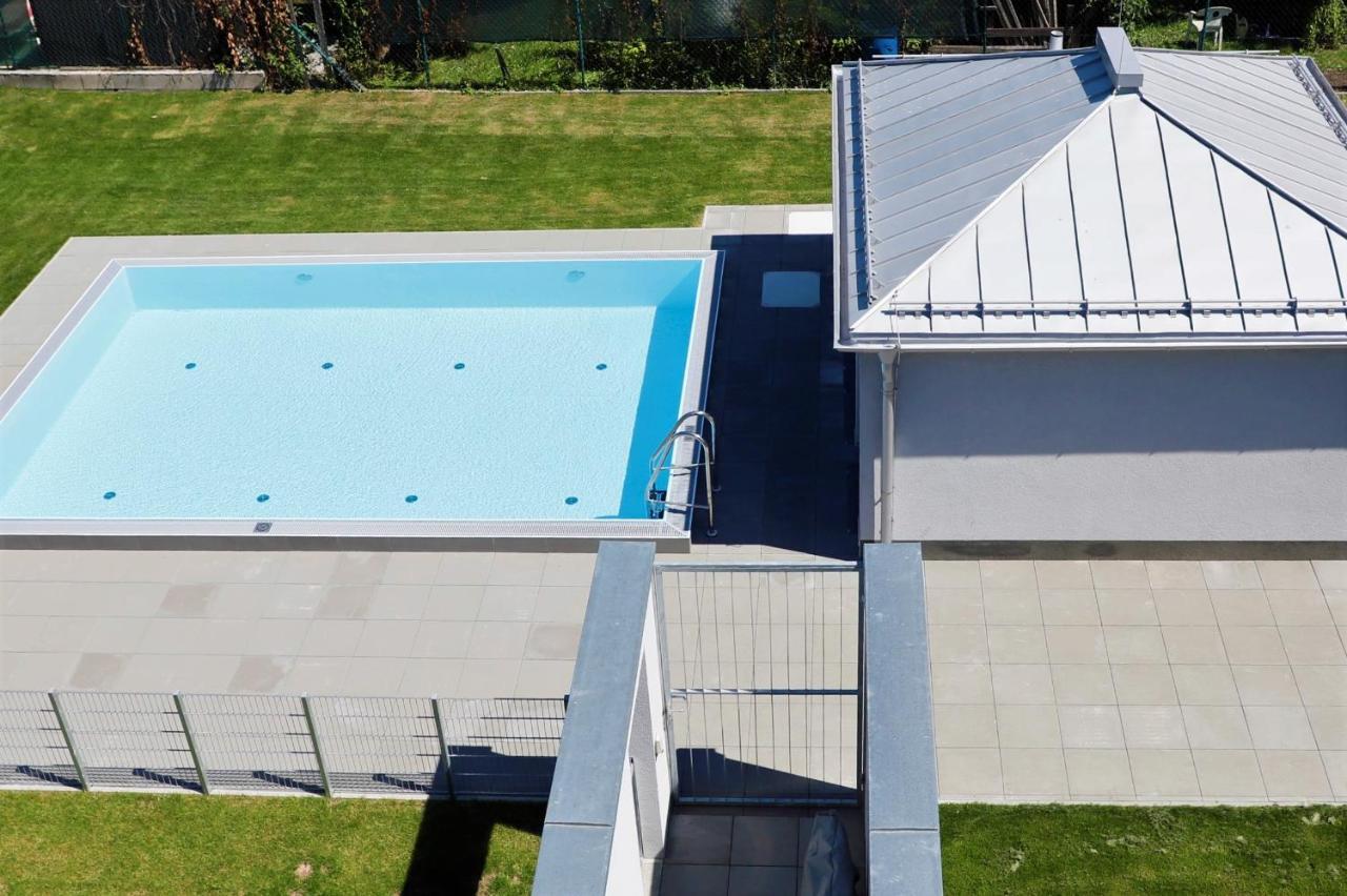 Red Flower Apartment With Pool - 5 Min To Lake Vienne Extérieur photo