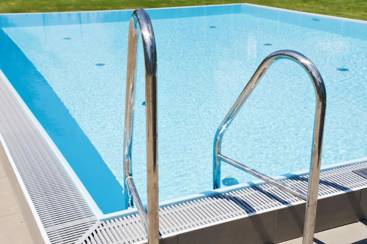 Red Flower Apartment With Pool - 5 Min To Lake Vienne Extérieur photo