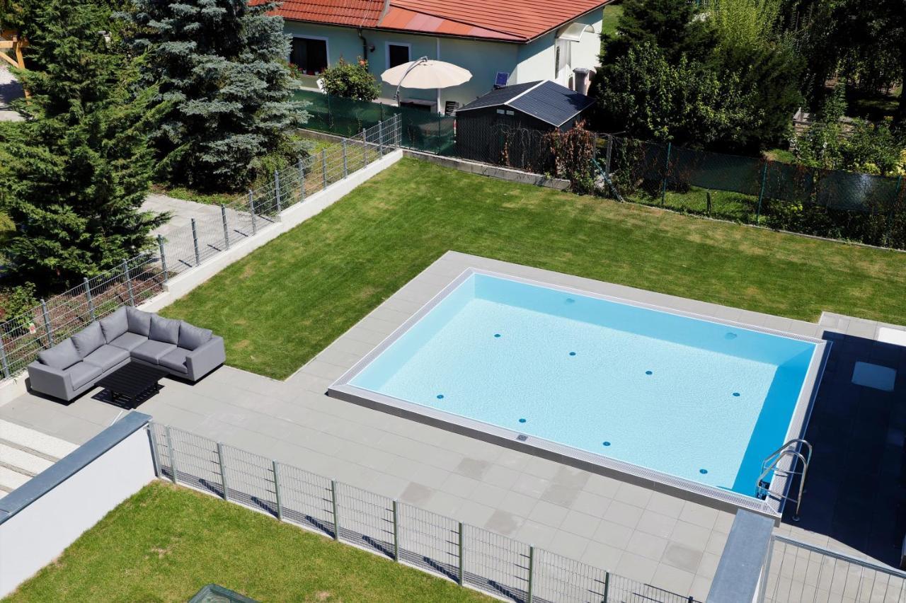 Red Flower Apartment With Pool - 5 Min To Lake Vienne Extérieur photo