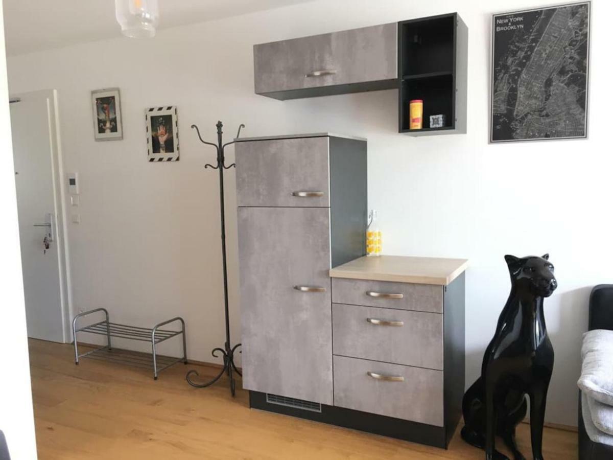 Red Flower Apartment With Pool - 5 Min To Lake Vienne Extérieur photo