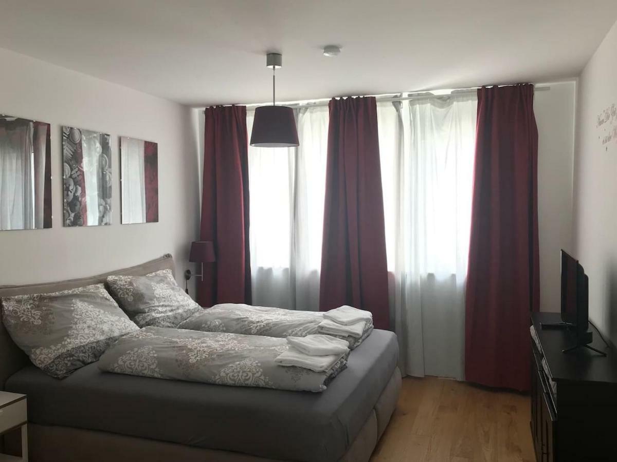 Red Flower Apartment With Pool - 5 Min To Lake Vienne Extérieur photo